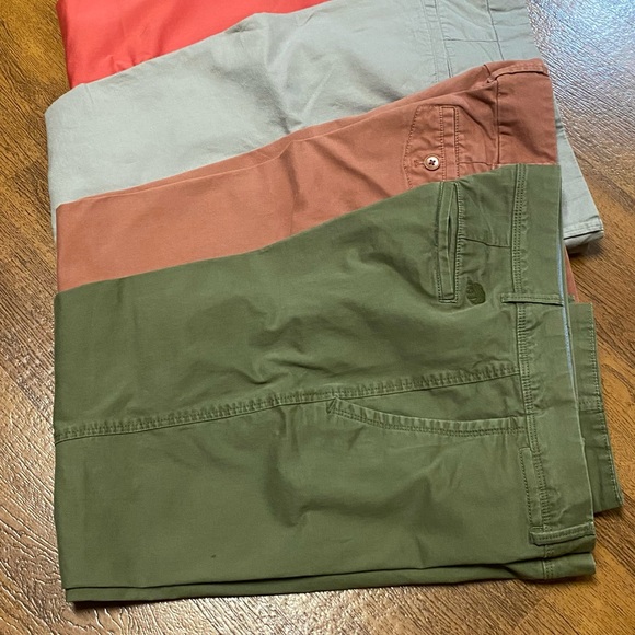 Four pairs of capris pants different brands - Picture 2 of 6